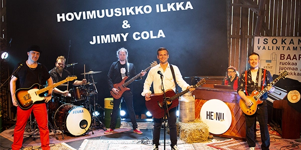 Vanajanlinnan Viinijuhlilla lauantaina 25.5.3034 viihdyttää Hovimuusikko Ilkka sekä biolebändi Jimmy Cola